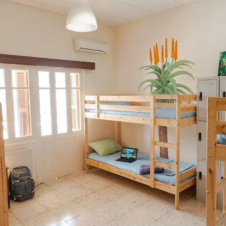 Hostal Garden House