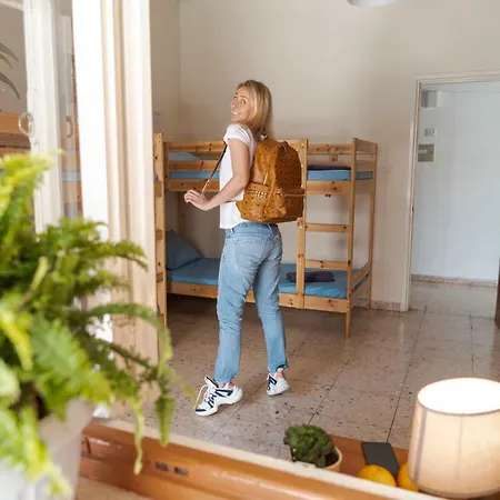 Garden House Hostal