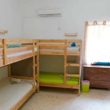Hostel Garden House *